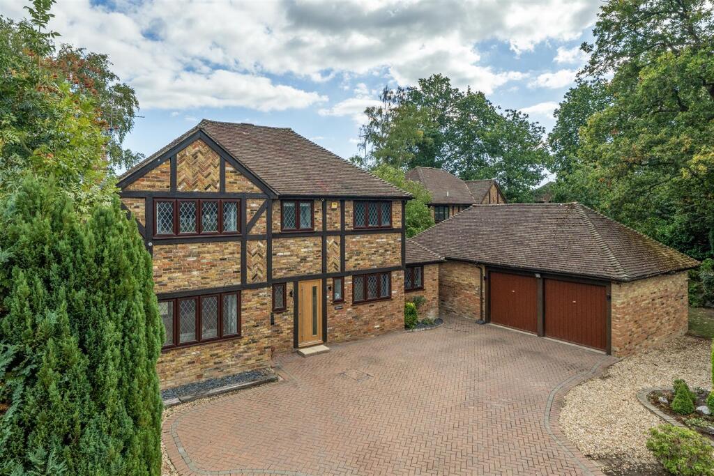 Main image of property: Fir Cottage Road, Finchampstead, Berkshire, RG40 4RY
