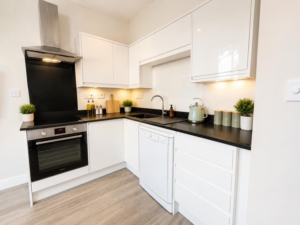 Main image of property: 4 Charnwood Grove, West Bridgford, Nottingham