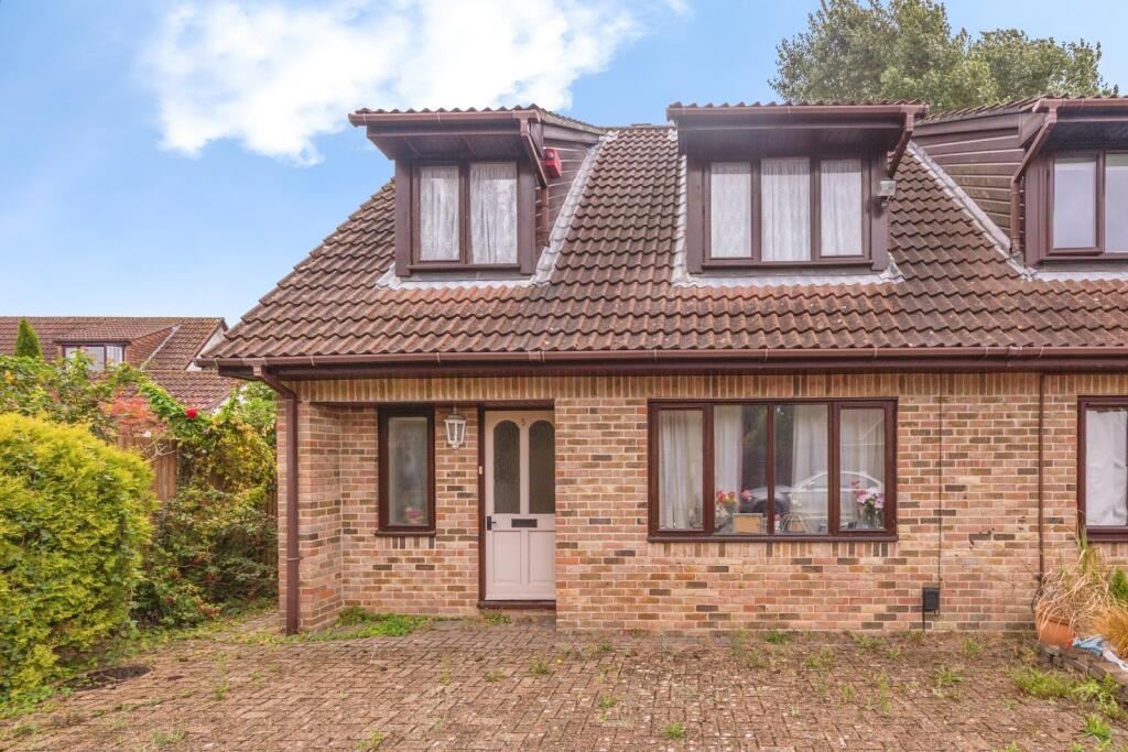 Main image of property: Hartwood Gardens, Waterlooville, Hampshire, PO8