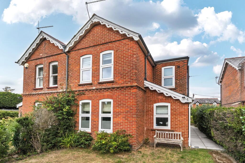 Main image of property: Park Close, Brockenhurst, SO42
