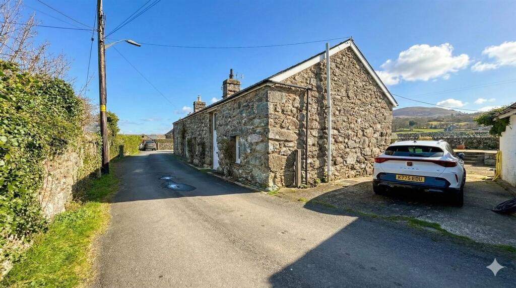 Main image of property: Dyffryn Ardudwy, LL44