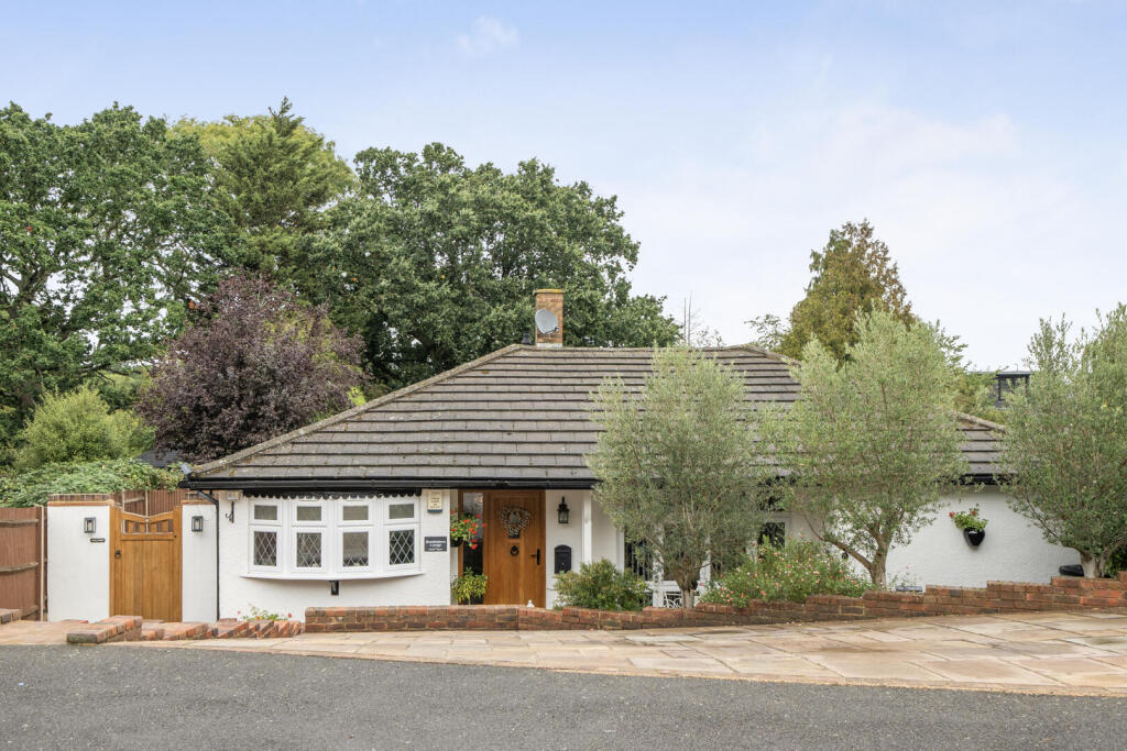Main image of property: Brambledown Close, West Wickham
