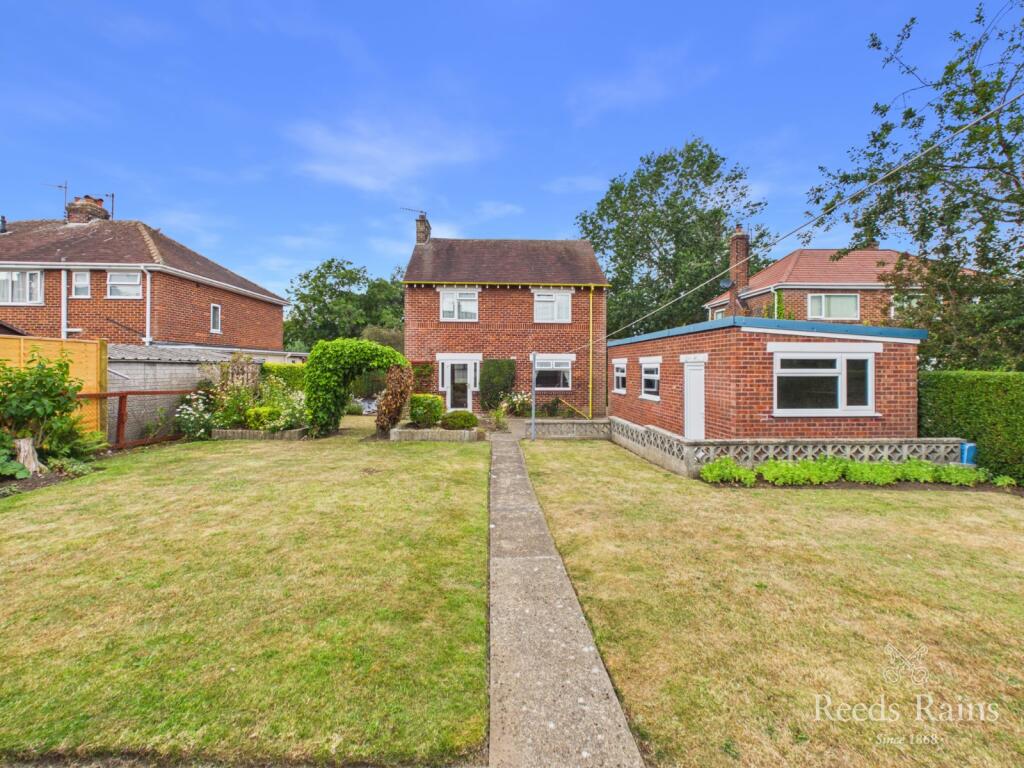 Main image of property: Scalby Road, Scarborough, YO12