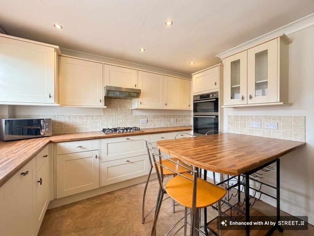 Main image of property: Elm Crescent, Hythe, SO45