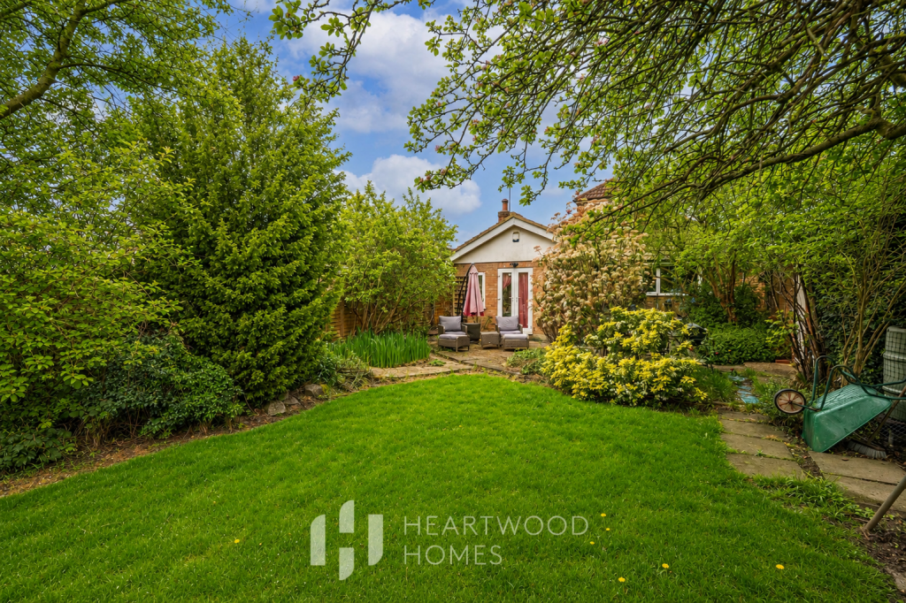 Main image of property: Bucknalls Drive, Bricket Wood, St. Albans, AL2 3XJ
