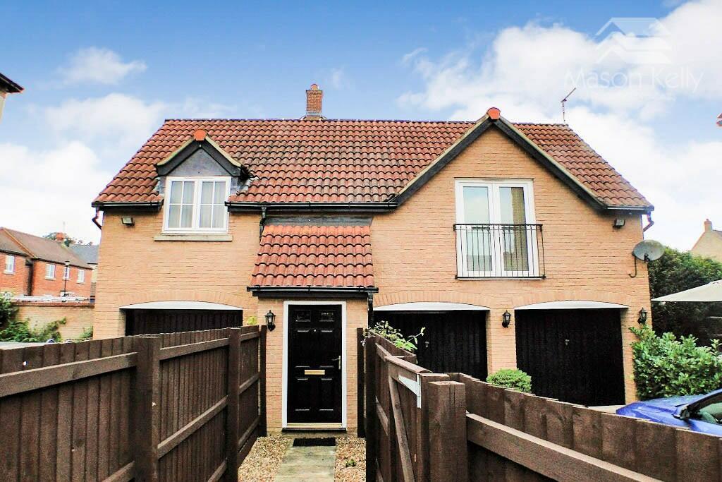 Main image of property: ***18ft BEDROOM***MODERN KITCHEN***KINGSMEAD, Milton Keynes, Buckinghamshire, MK4