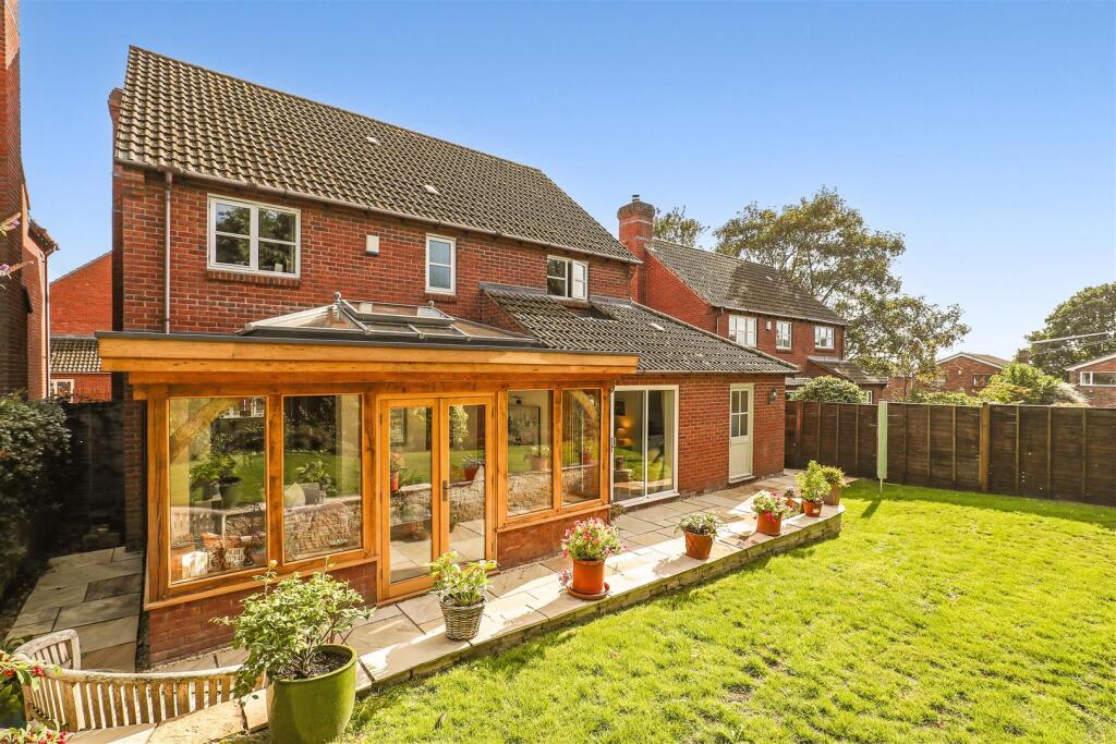 Main image of property: 2 Vicarage Close, Cashes Green, Stroud