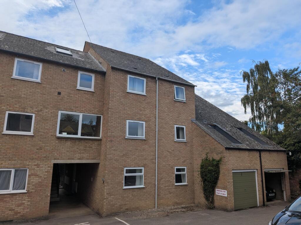 Main image of property: Finsbury Place, Chipping Norton, OX7