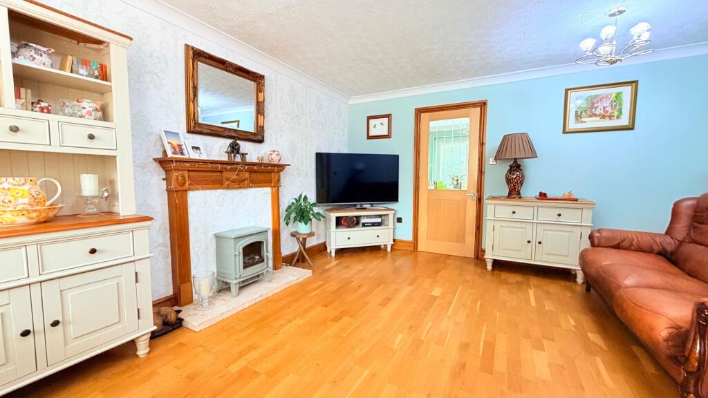 Main image of property: Truro Close, Nuneaton, CV11