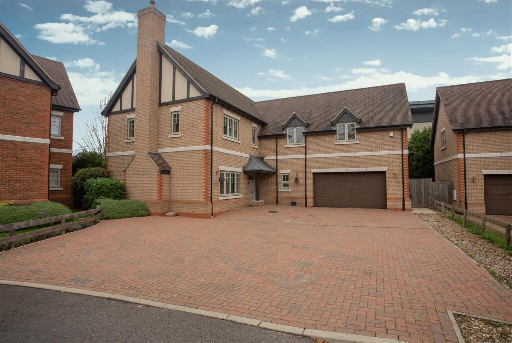 Main image of property: Vawser Crescent, Thorpe Road, Peterborough
