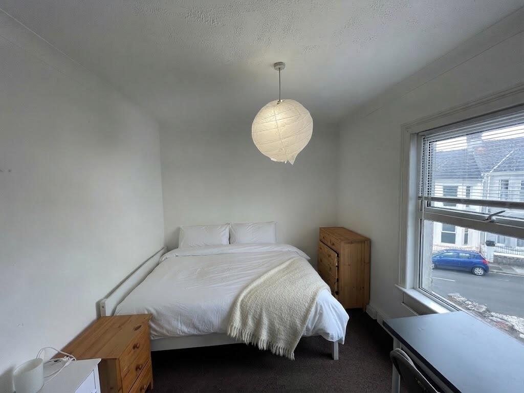 Main image of property: 20 Alexandra road