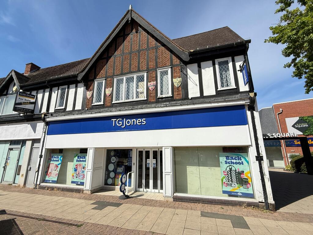 Main image of property: 17 Victoria Square, Droitwich, WR9 8DE