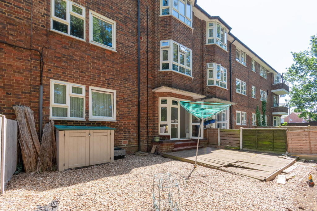 Main image of property: Faymore Gardens, South Ockendon, RM15 5NW