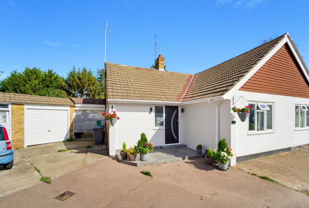 Main image of property: Inglehurst, New Haw, KT15