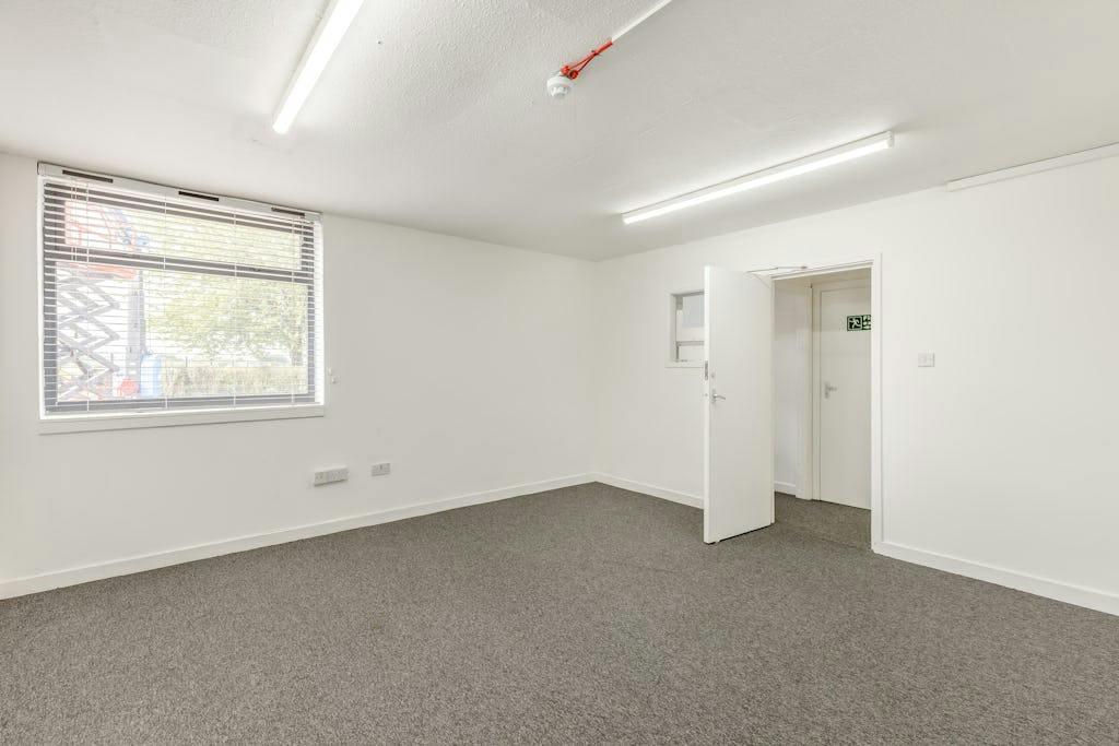 heywood-distribution-park_unit-unit-p01-17_20260512-125750.jpg