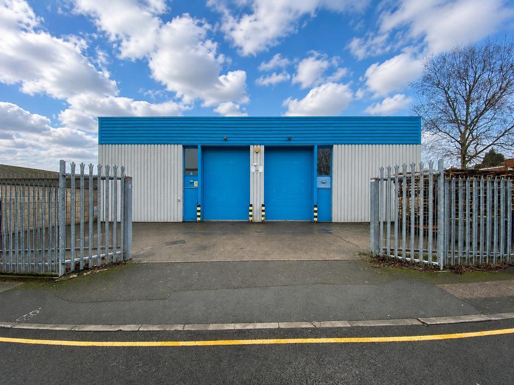 Main image of property: Unit 1A-1B, New Town Trading Estate, Chase Street, Luton, Bedfordshire, LU1