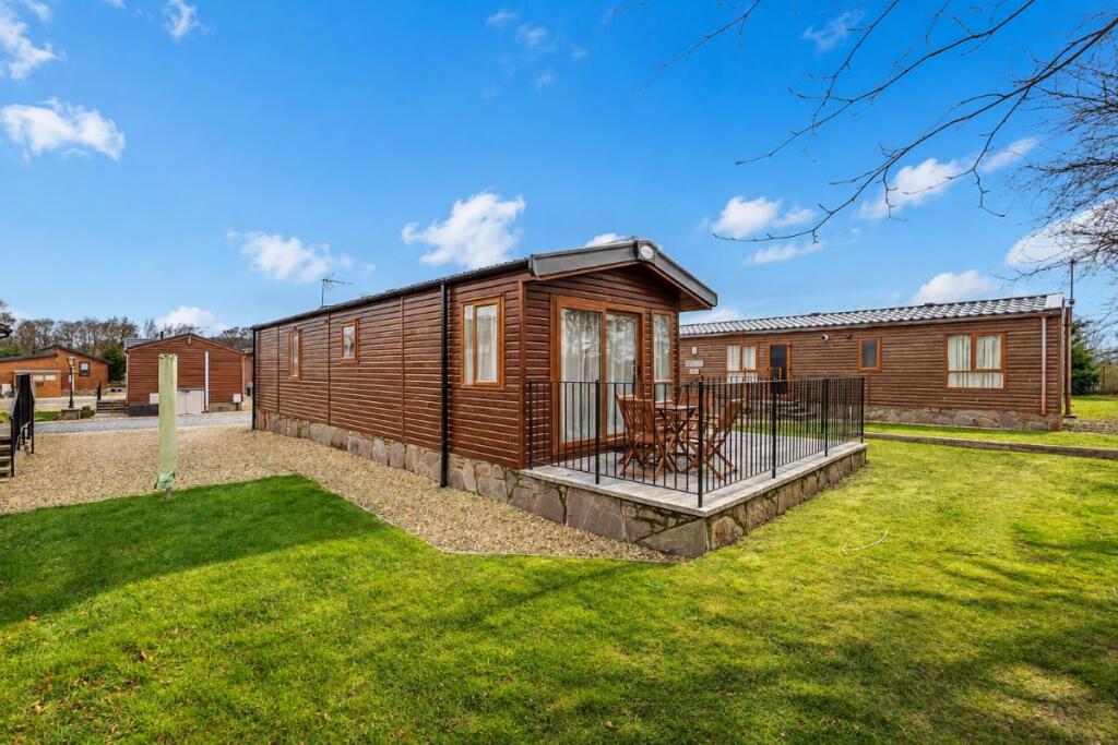 Main image of property: Shanthi Lodge 31, Lochmanor Lodge Park, Dunning, Perthshire, PH2 0QN