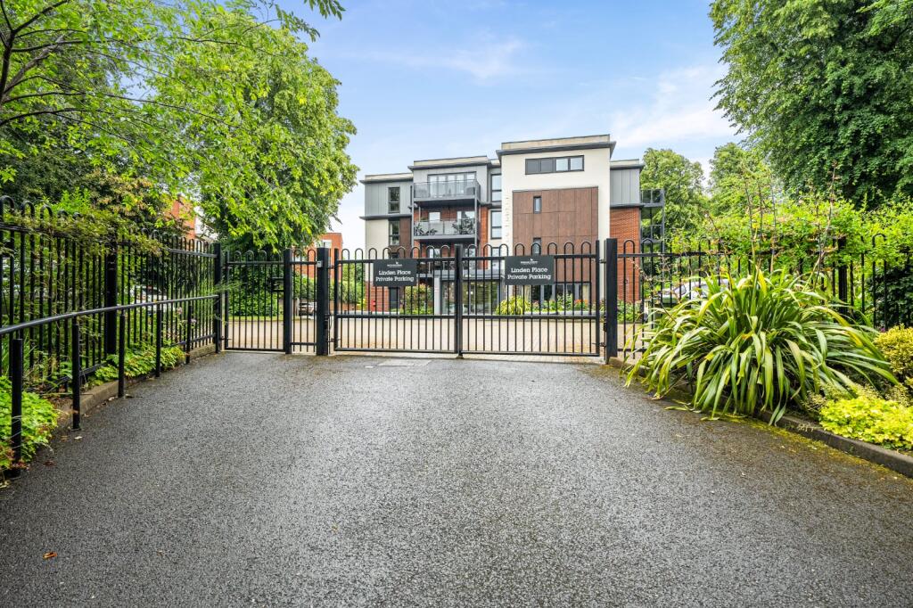 Main image of property: Hampton Lane, Solihull, West Midlands, B91