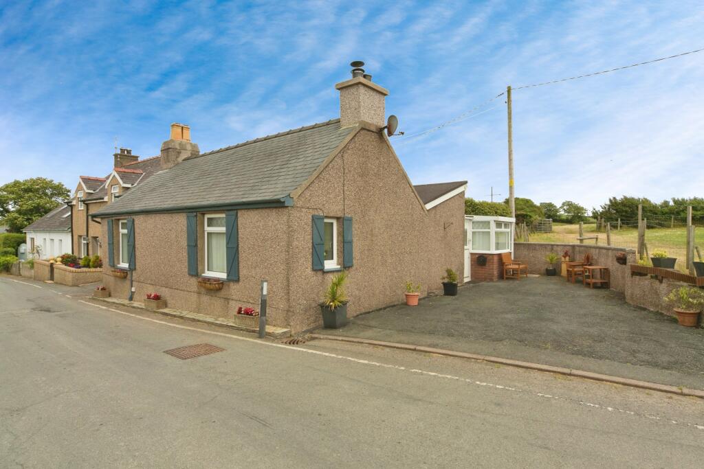 Main image of property: Sarn Bach, Nr Abersoch, Gwynedd, LL53
