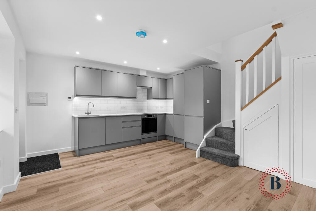 Main image of property: Jersey Villa, Emscote Road, Warwick, Warwickshire