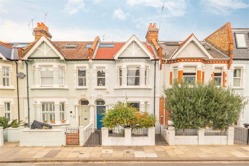 Main image of property: Greswell Street, London