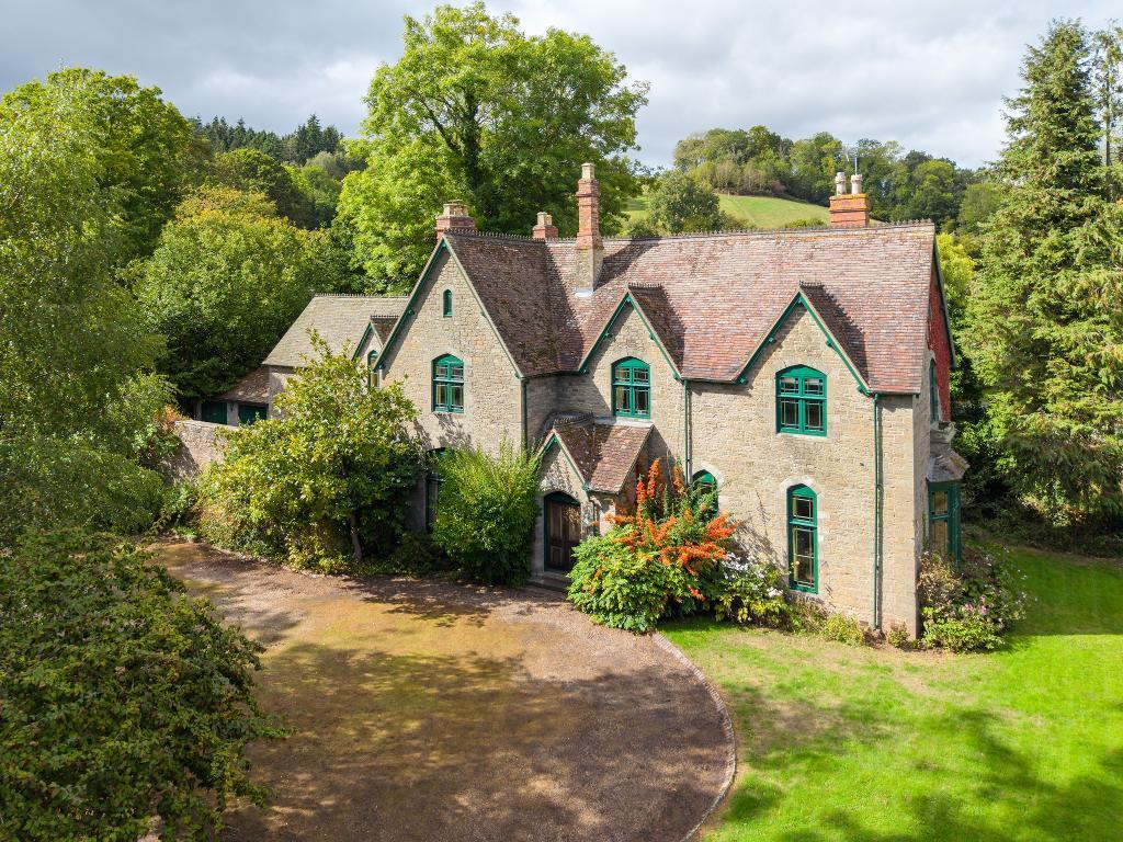 Main image of property: Bredwardine, Hereford, Herefordshire, HR3 6BZ