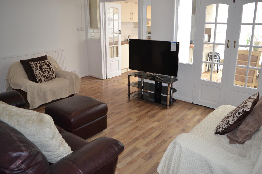 Main image of property: 31 Hinton Road Easton Bristol BS5 6HA