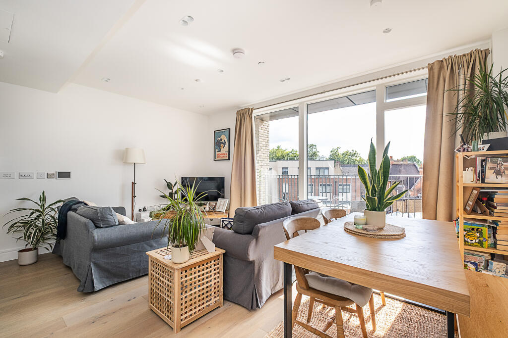Main image of property: Essex Place, London, W4