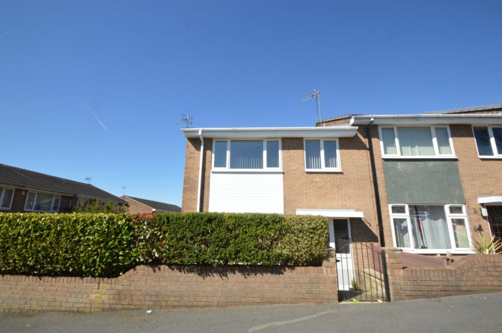 Main image of property: Grove Mount, Pontefract, WF8