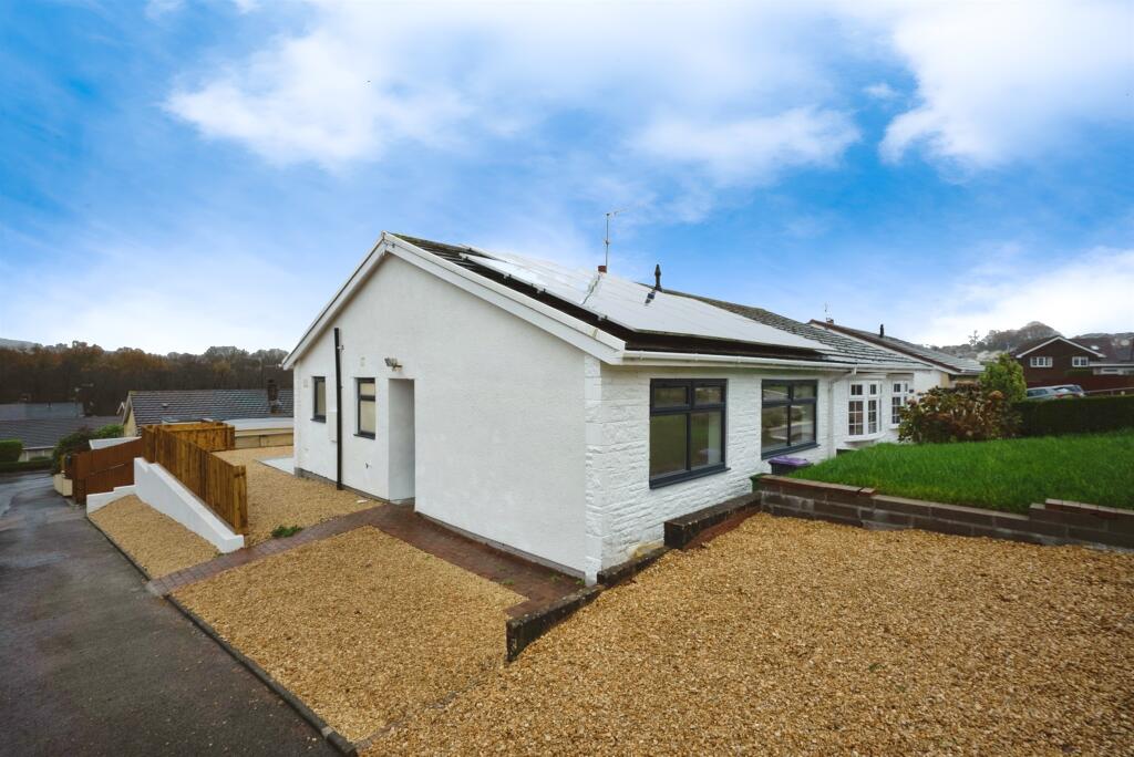 Main image of property: Heol Padarn, Pontypool