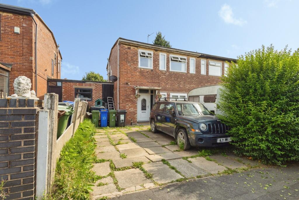 Main image of property: Hartshead Avenue, Ashton-under-Lyne, Greater Manchester, OL6