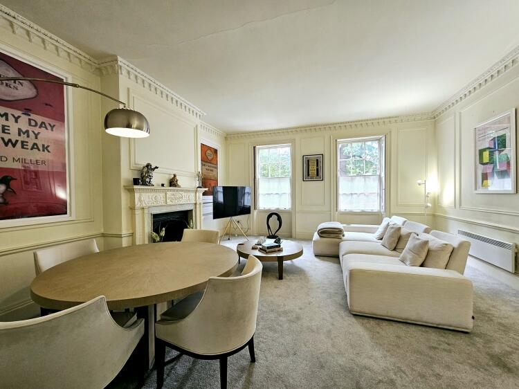 Main image of property: Park Square North Leeds LS1