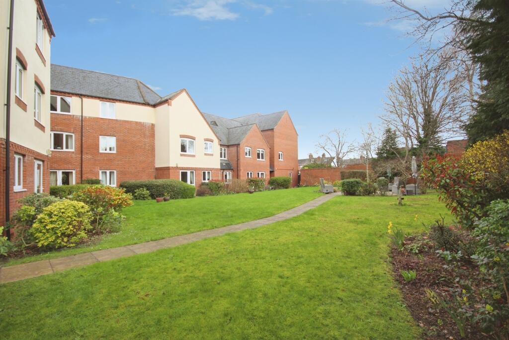 Main image of property: Coventry Road, Warwick