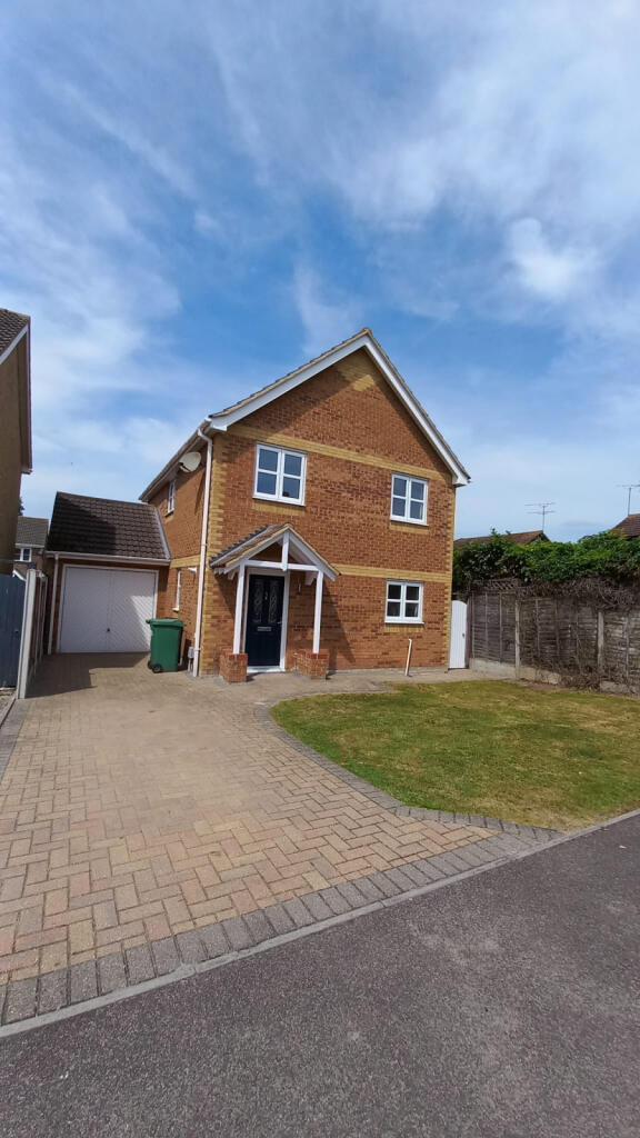 Main image of property: Wickford, SS12