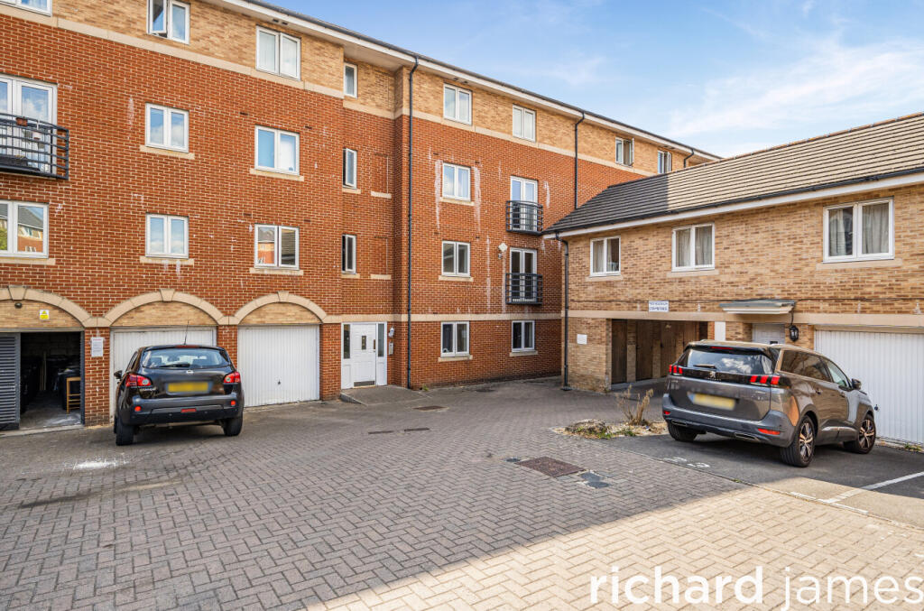 Main image of property: Saltash Road, Rodbourne, Swindon, SN2