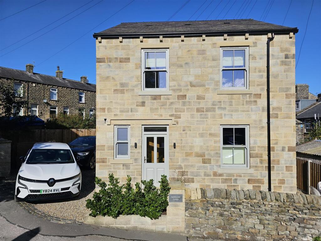 Main image of property: Briggate, Silsden