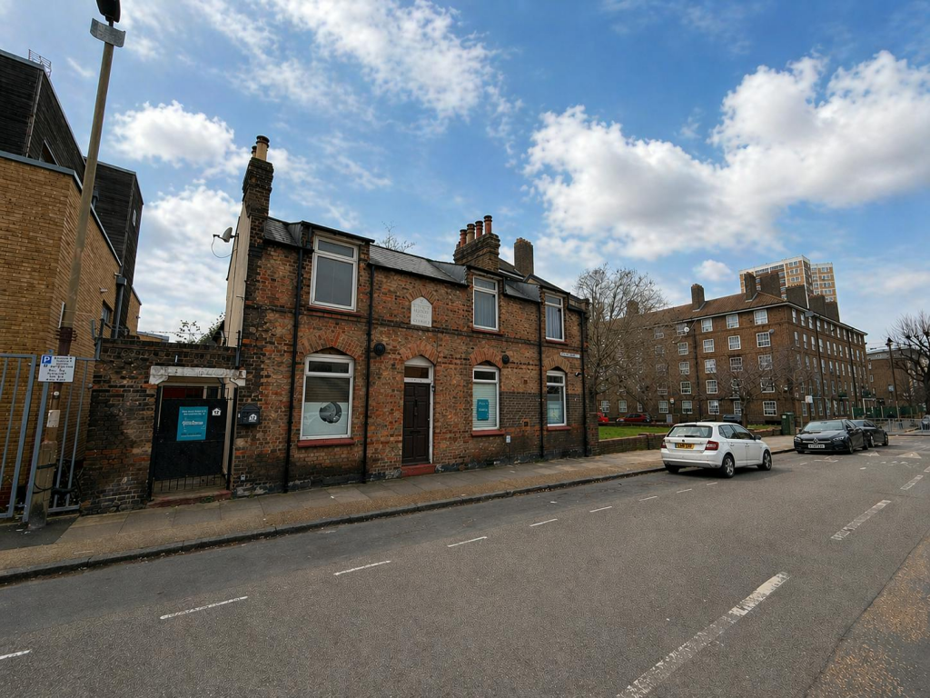 Main image of property: 12 Randall Place, London, SE10 9LA