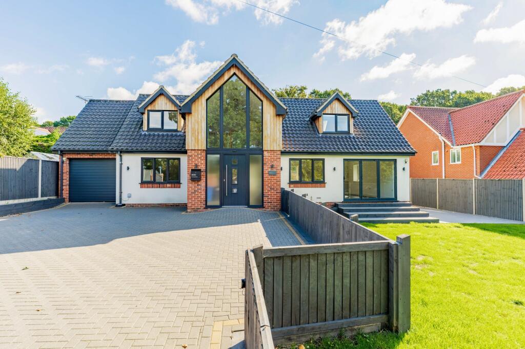 Main image of property: Yarmouth Road, Lowestoft