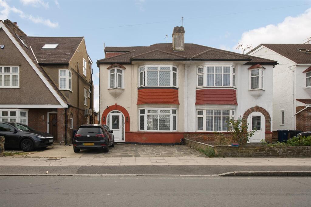 Main image of property: Burleigh Gardens, London, N14