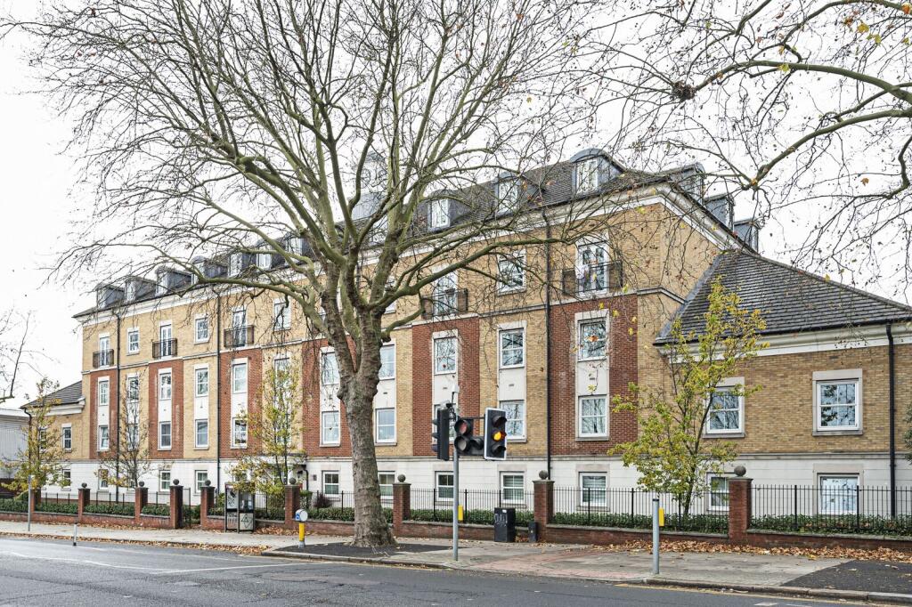 Main image of property: High Road, Finchley Central, London, N12