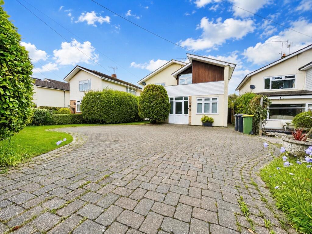 Main image of property: Main Road, Hockley, Essex, SS5 4RF