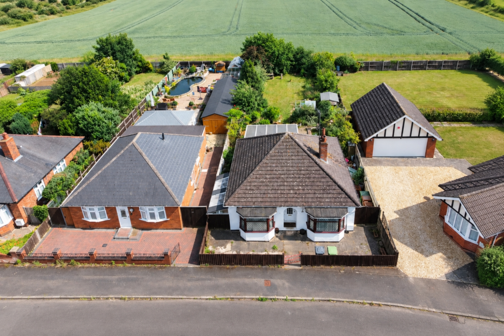 Main image of property: Kenmuir Road, Finedon, NN9