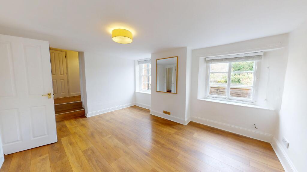 Main image of property: Manor Court, High Street, Kidlington, Oxfordshire