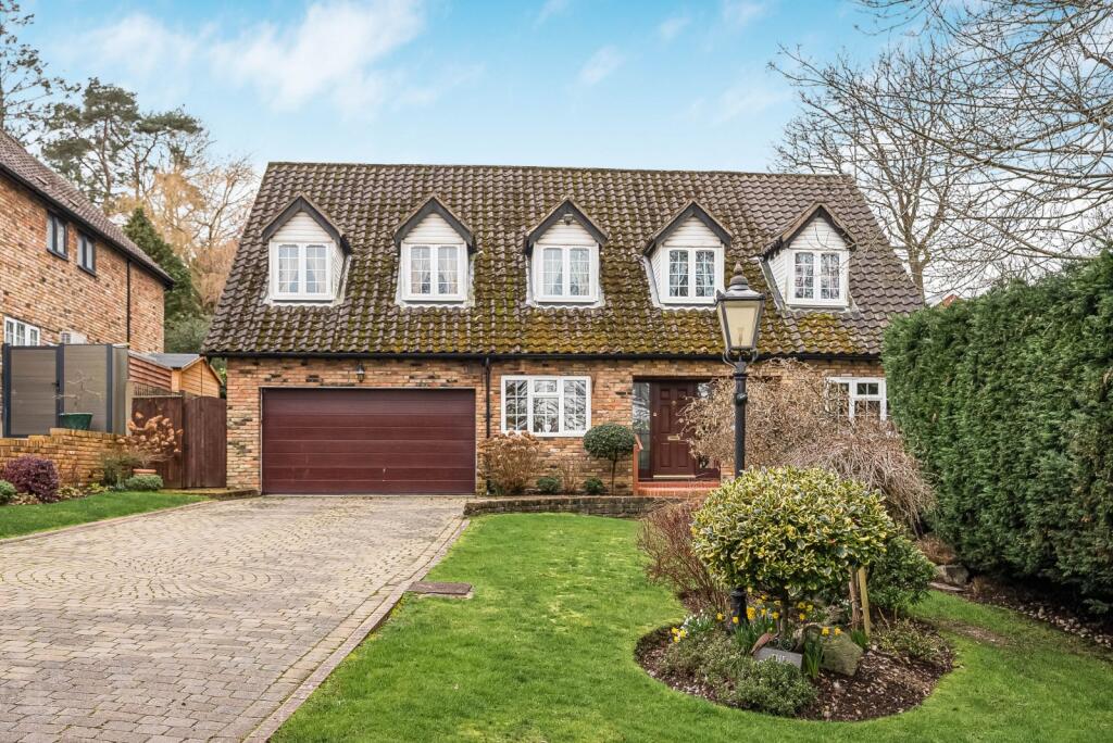 Main image of property: Bradgate Close, Cuffley, EN6