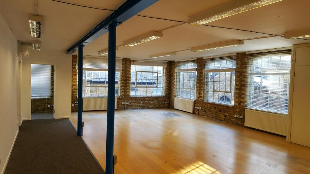 New Office Int4.jpg