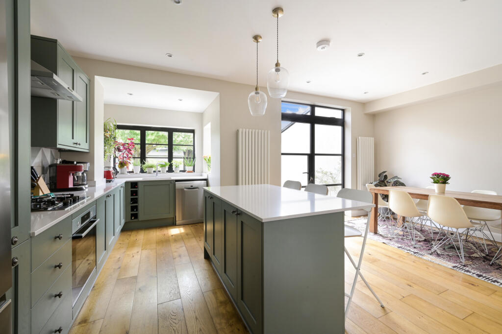 Main image of property: The Green, Morden, SM4