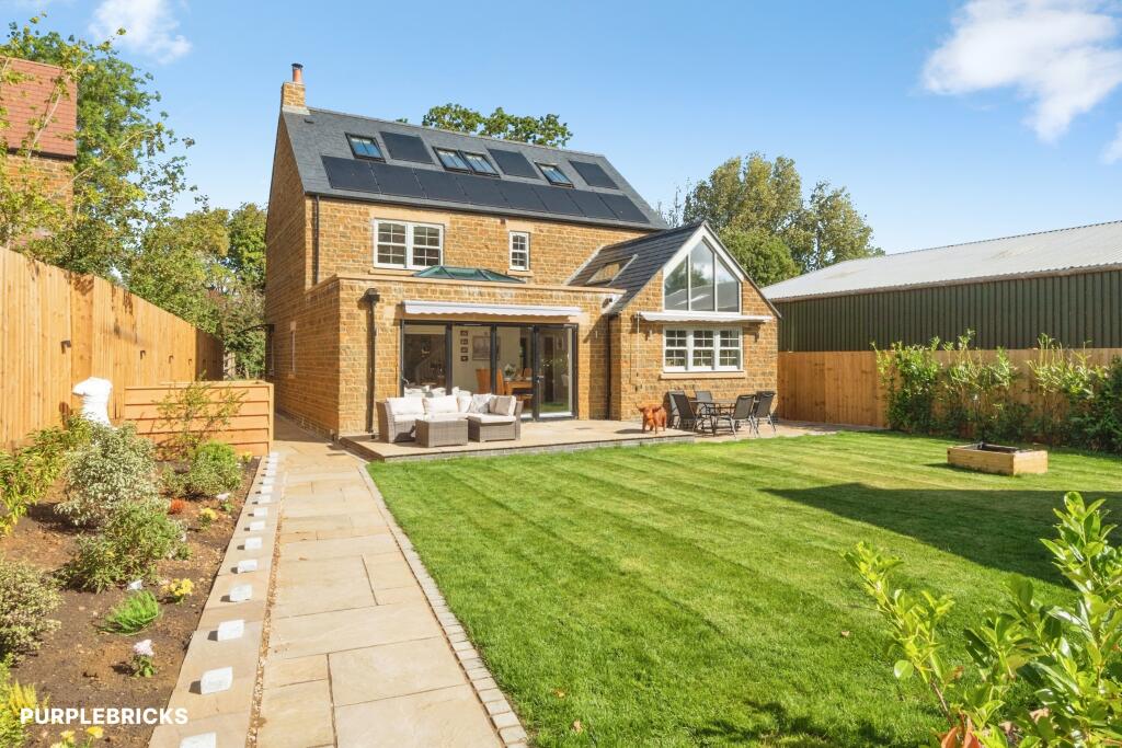 Main image of property: Fardon Way, Deddington, OX15
