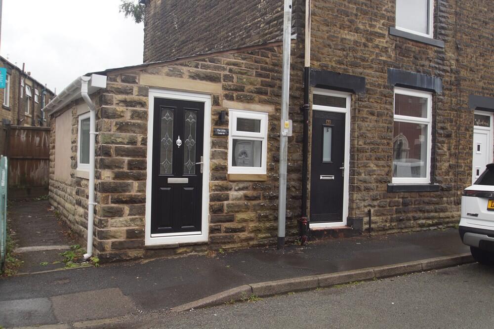 Main image of property: The Little Lean to, 2B Union Street, Lees, Greater Manchester, OL4