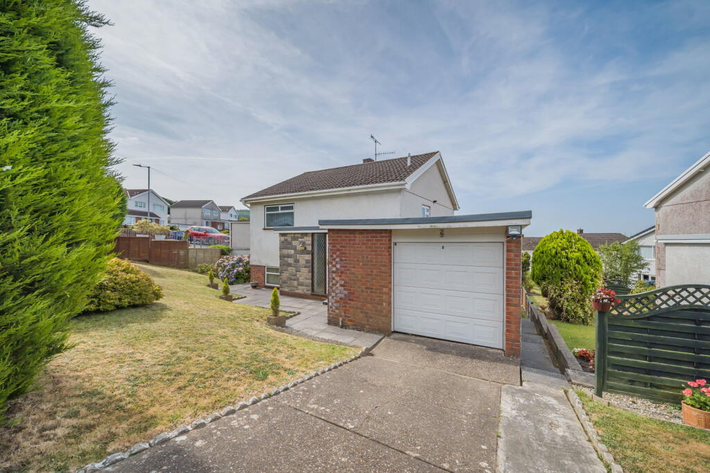 Main image of property: Darren Wen, Baglan, Port Talbot, SA12 8YN