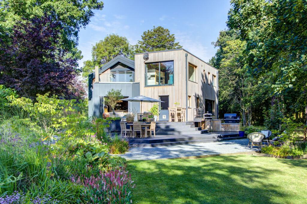 Main image of property: Middle Drive, Woolsington, NE13